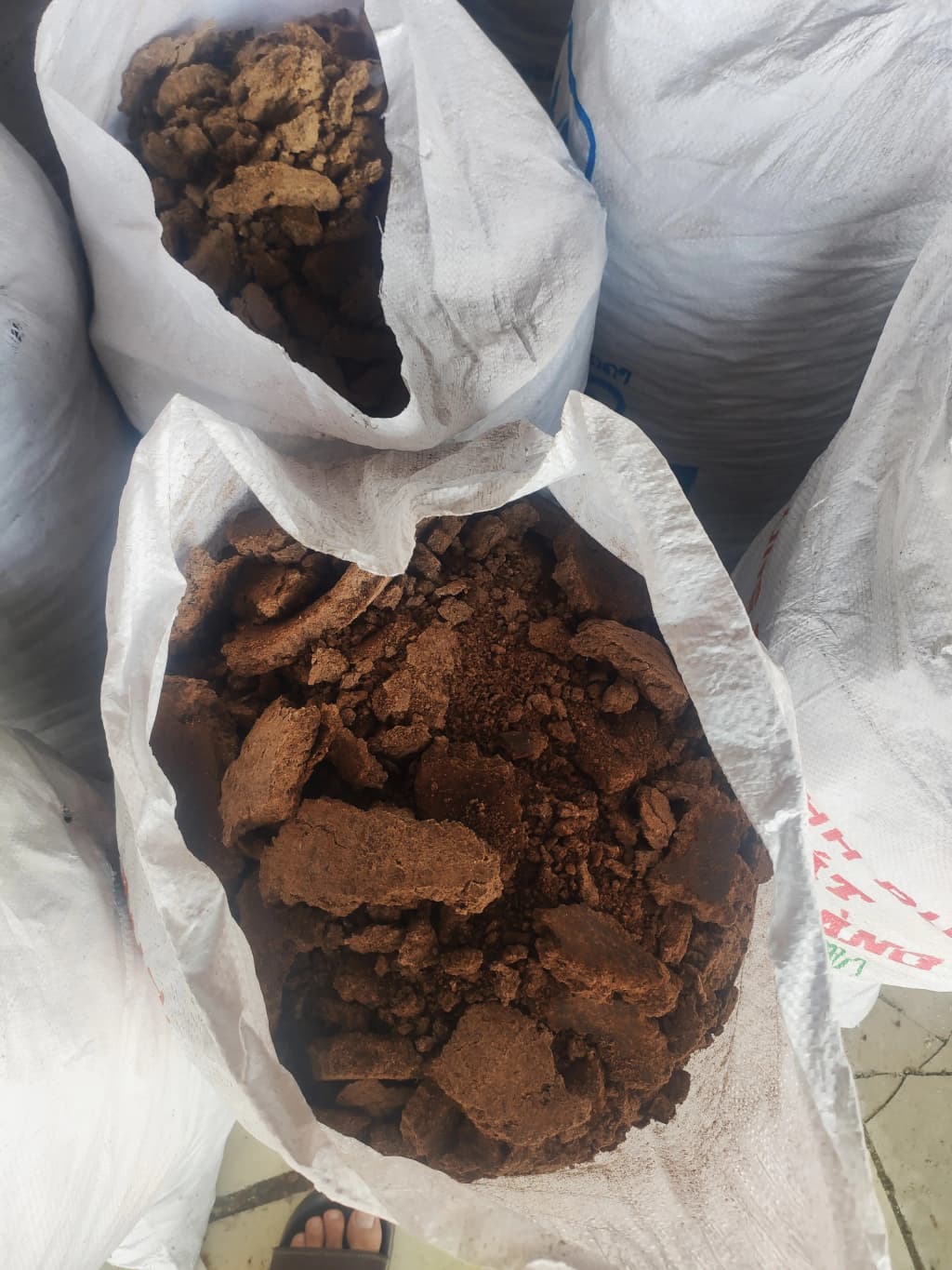 brown-copra-meal-cake-hXU9mxfoqo banner 6